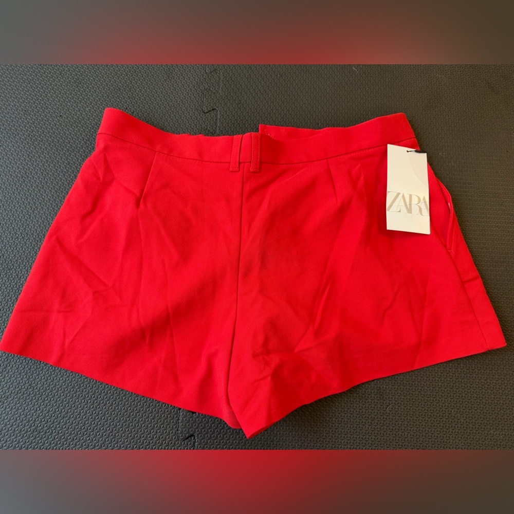 Zara Red Pleated Shorts NWT Women’s Size M - Picture 4 of 6